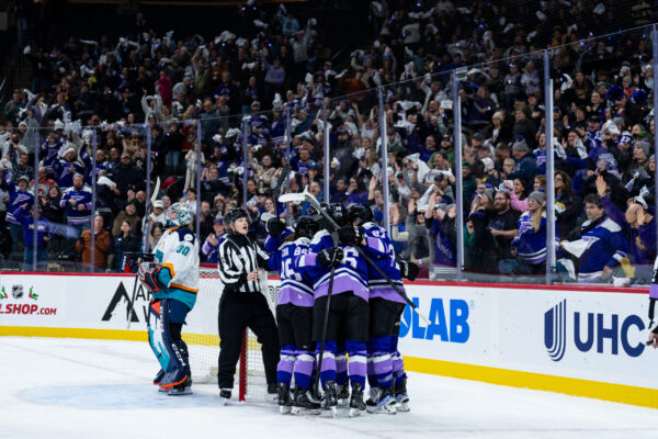 Frost Take Series Lead With 7-5 Win Over Sceptres in Game 3 – The Hockey Writers – PWHL News