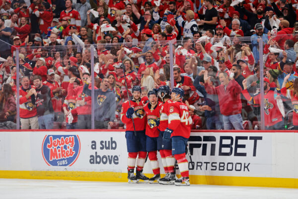 Panthers Continue to Dominate Hurricanes, Win Game 3 6-2 – The Hockey Writers – Florida Panthers