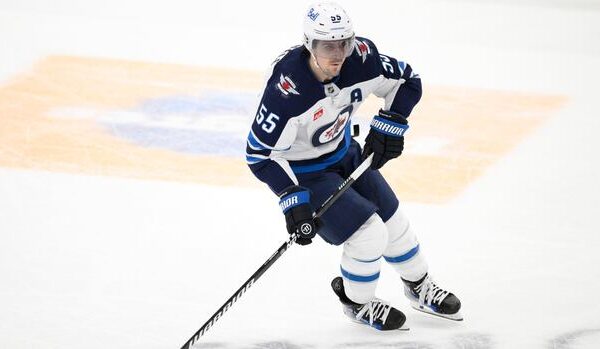 Father of Winnipeg Jets star centre Mark Scheifele has died, team says