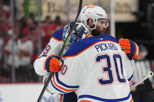 The Edmonton Oilers’ Goalie Dilemma: Can Calvin Pickard Push Stuart Skinner to Stanley Cup Glory? – The Hockey Writers – Oilers Goaltending