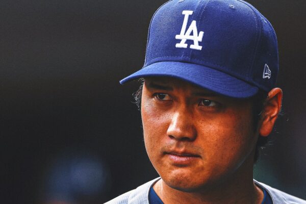 Dodgers Star Shohei Ohtani Leaves Mound With Athletic Trainer After Throwing 6 Straight Balls