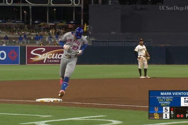 Mark Vientos crushes grand slam to give Mets 5-1 lead over Padres