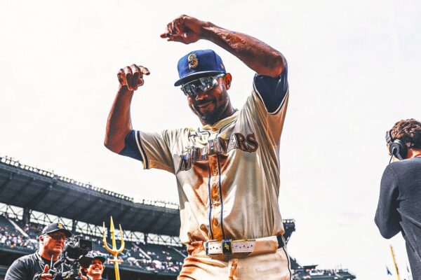 Julio Rodriguez Makes History With Fourth Straight 20-20 Season